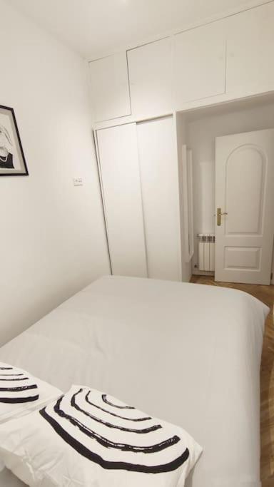 Lovely Apartment In Madrid Center Exteriör bild