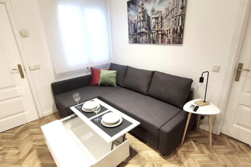 Lovely Apartment In Madrid Center Exteriör bild